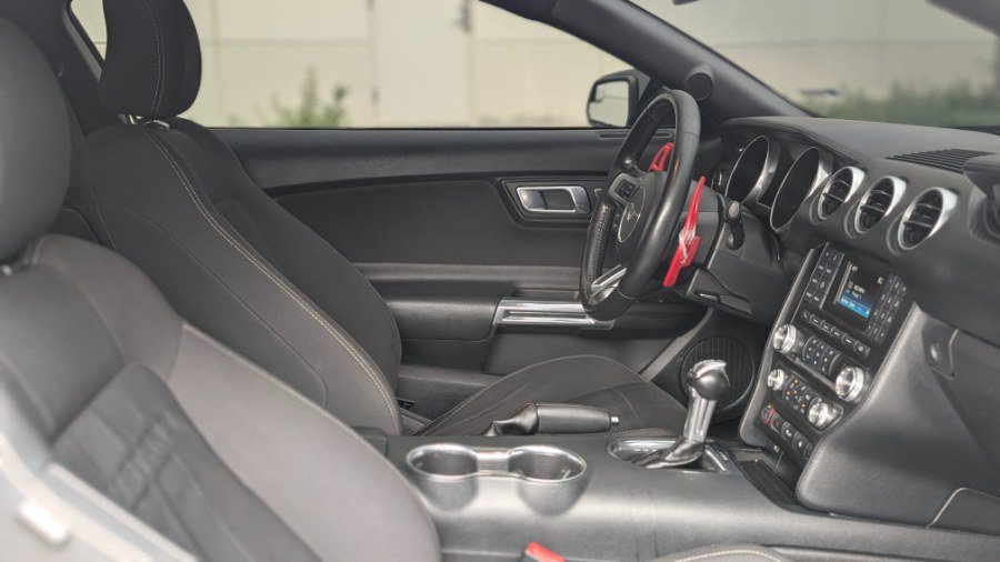 Used 2018 Ford Mustang Coupe RWD image 24