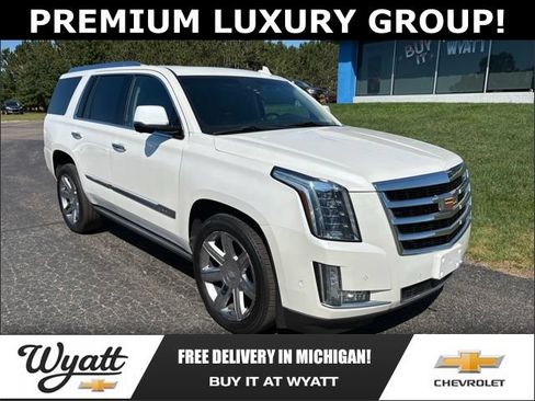 Used 2017 Cadillac Escalade Premium Luxury AWD/4WD image 1