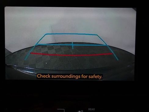 Used 2023 Toyota Highlander XLE AWD/4WD image 28