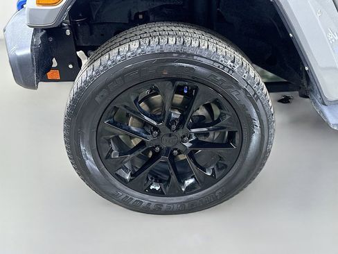 Used 2021 Jeep Wrangler Unlimited Sahara image 8