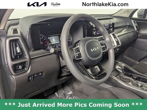 Used 2023 Kia Sorento LX image 11