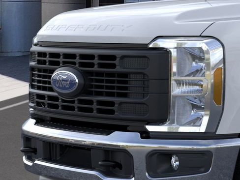 New 2024 Ford F250 XL w/ XL Chrome Package RWD image 17