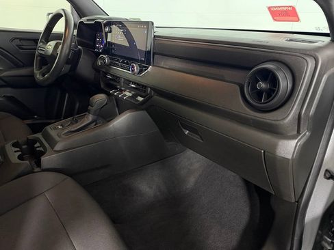 Used 2024 Chevrolet Colorado W/T RWD image 13