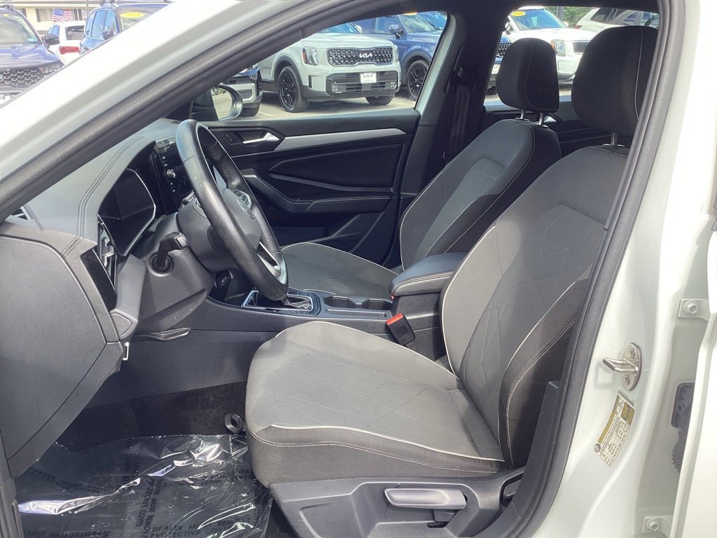 Used 2025 Volkswagen Jetta Sport FWD image 12