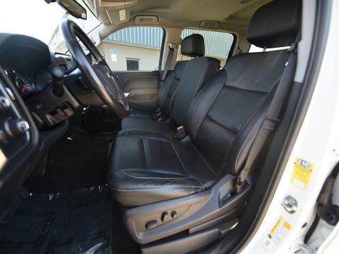 Used 2018 Chevrolet Silverado 1500 LT w/ All Star Edition image 10