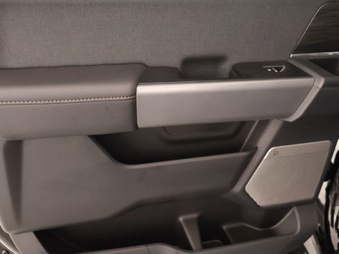 Used 2025 Ford F150 Lightning Lariat image 17