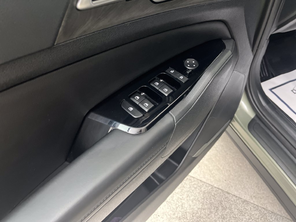 Used 2025 Kia Sportage X-Line AWD/4WD image 10