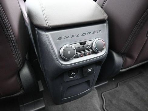 New 2026 Ford Explorer Platinum w/ LUX Leather Package AWD/4WD image 18