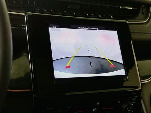 Used 2023 Jeep Grand Cherokee Altitude AWD/4WD image 13