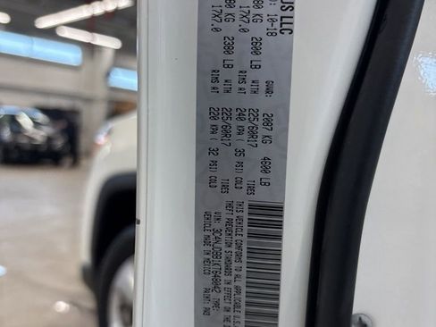 Used 2019 Jeep Compass Latitude AWD/4WD image 26