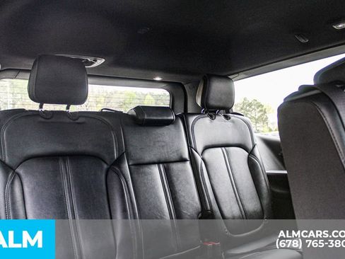 Used 2024 Jeep Wagoneer Series II w/ Flexible Seating Group image 21