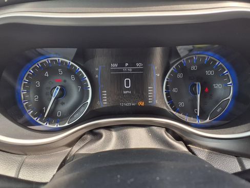Used 2020 Chrysler Pacifica Touring-L FWD image 30