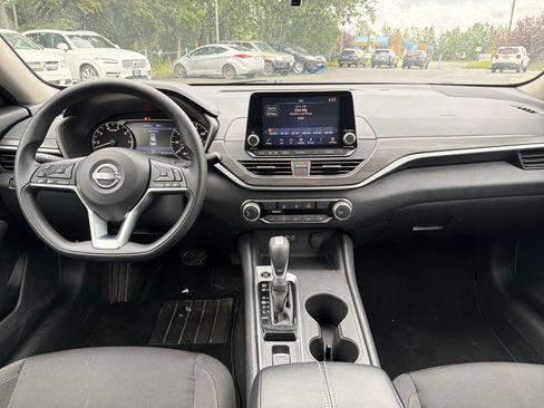 Used 2025 Nissan Altima 2.5 SV AWD/4WD image 22