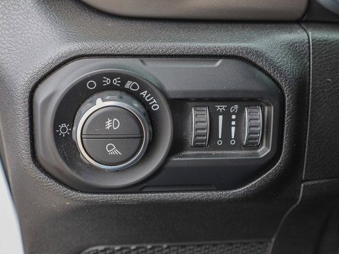 Used 2021 Jeep Gladiator Willys image 29