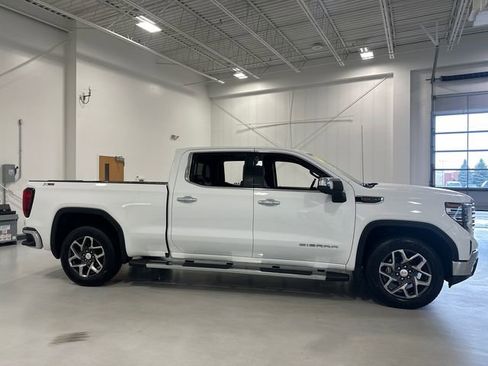 Used 2023 GMC Sierra 1500 SLT w/ SLT Premium Plus Package AWD/4WD image 8
