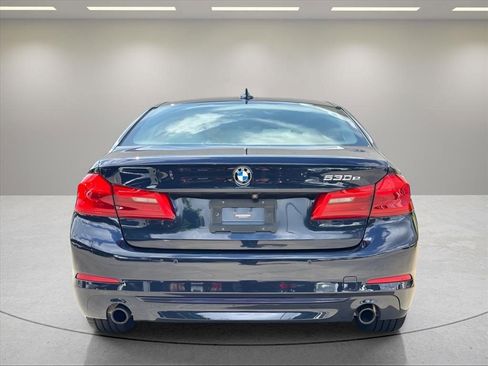Used 2019 BMW 530e xDrive w/ Premium Package AWD/4WD image 4