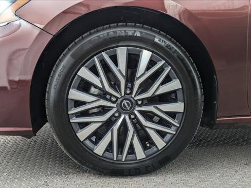 Used 2024 Nissan Altima 2.5 SV image 28