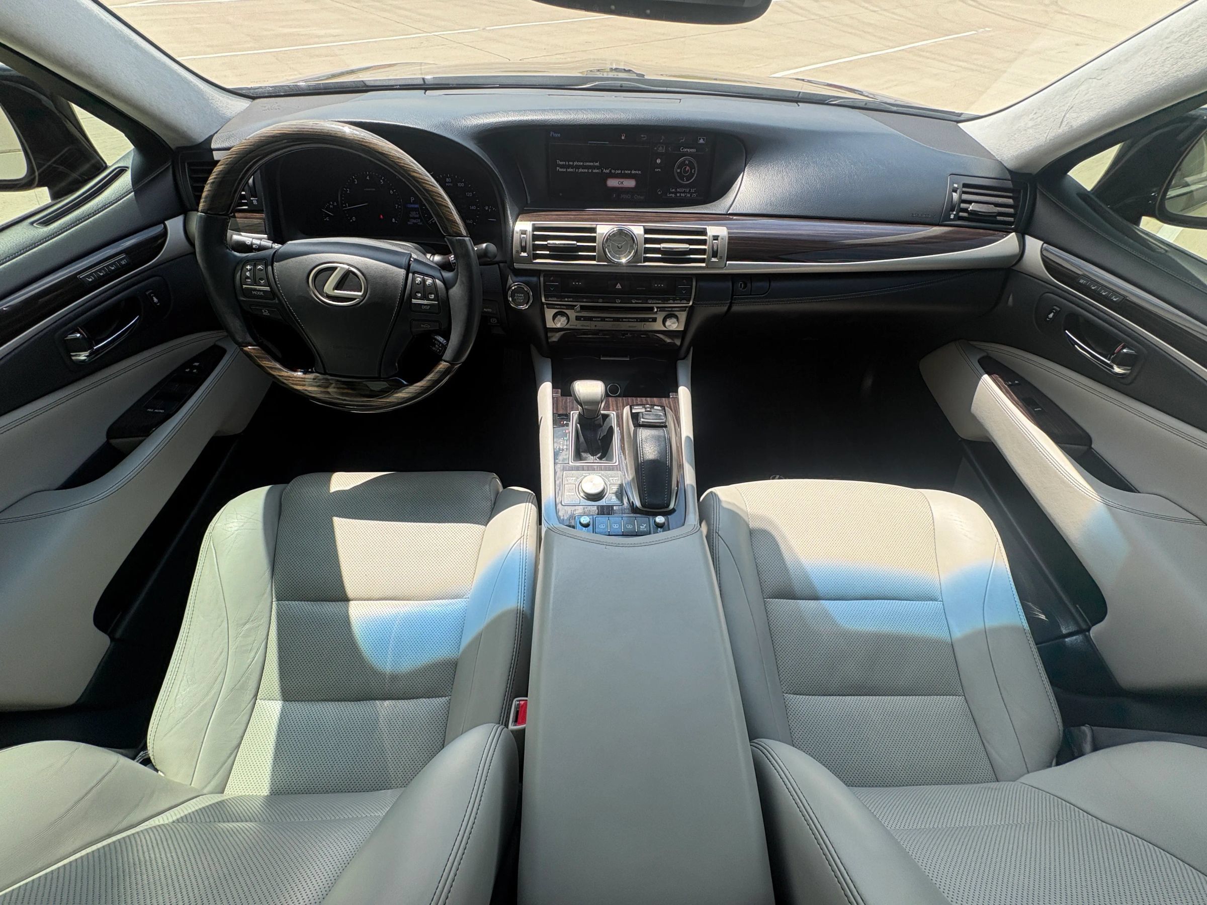 Used 2015 Lexus LS 460 w/ Ultra Luxury Package RWD image 15