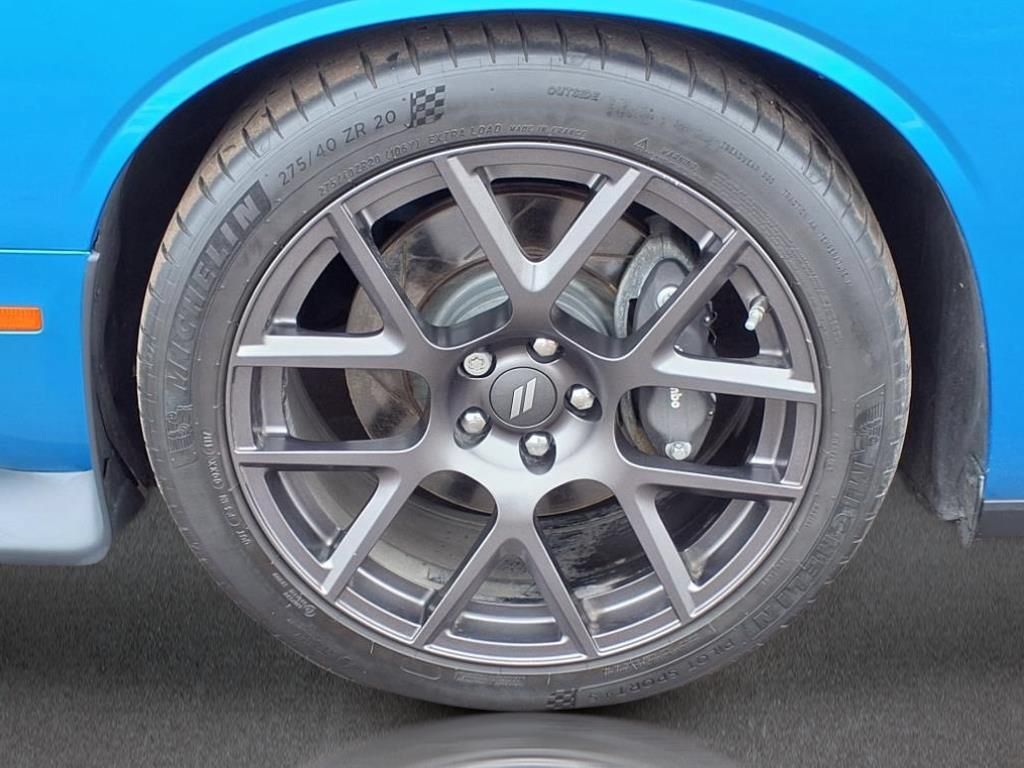 Used 2016 Dodge Challenger R/T Scat Pack w/ Leather Interior Group RWD image 9