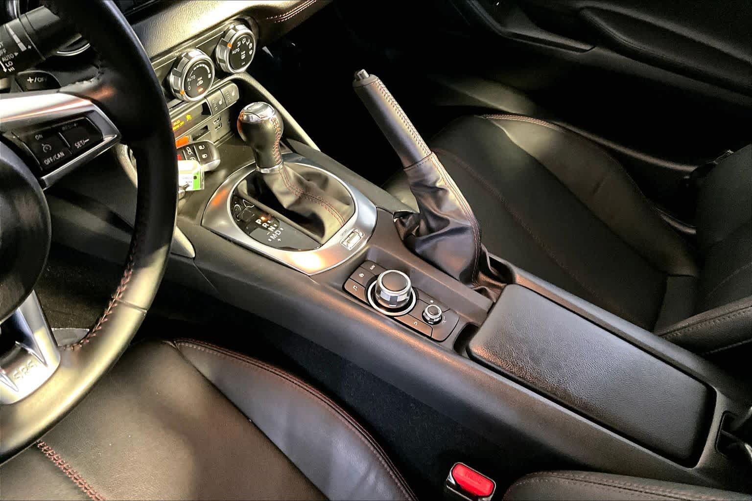 Used 2019 MAZDA MX-5 Miata RF Grand Touring RWD image 17