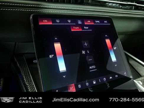 Used 2025 Cadillac Escalade V w/ LPO, ONYX Package image 17