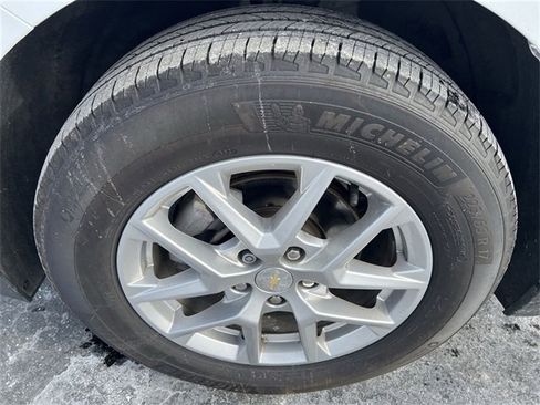 Used 2023 Chevrolet Equinox LT w/ LPO, Floor Liner Package image 17