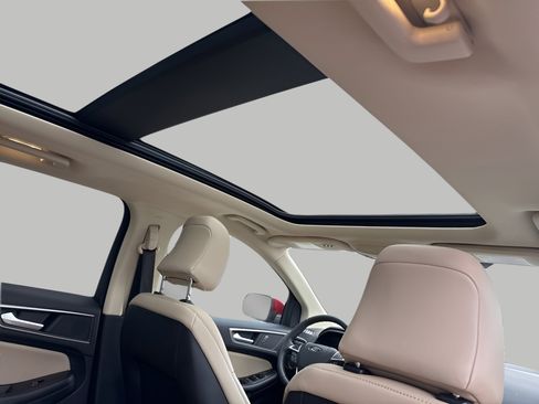 Used 2024 Ford Edge SEL w/ Convenience Package image 16