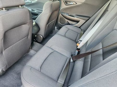 Used 2025 Chevrolet Malibu RS FWD image 32
