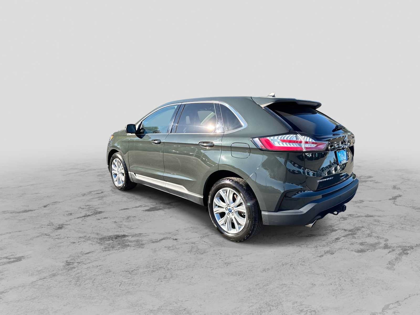 Used 2022 Ford Edge Titanium w/ Equipment Group 301A AWD/4WD image 6