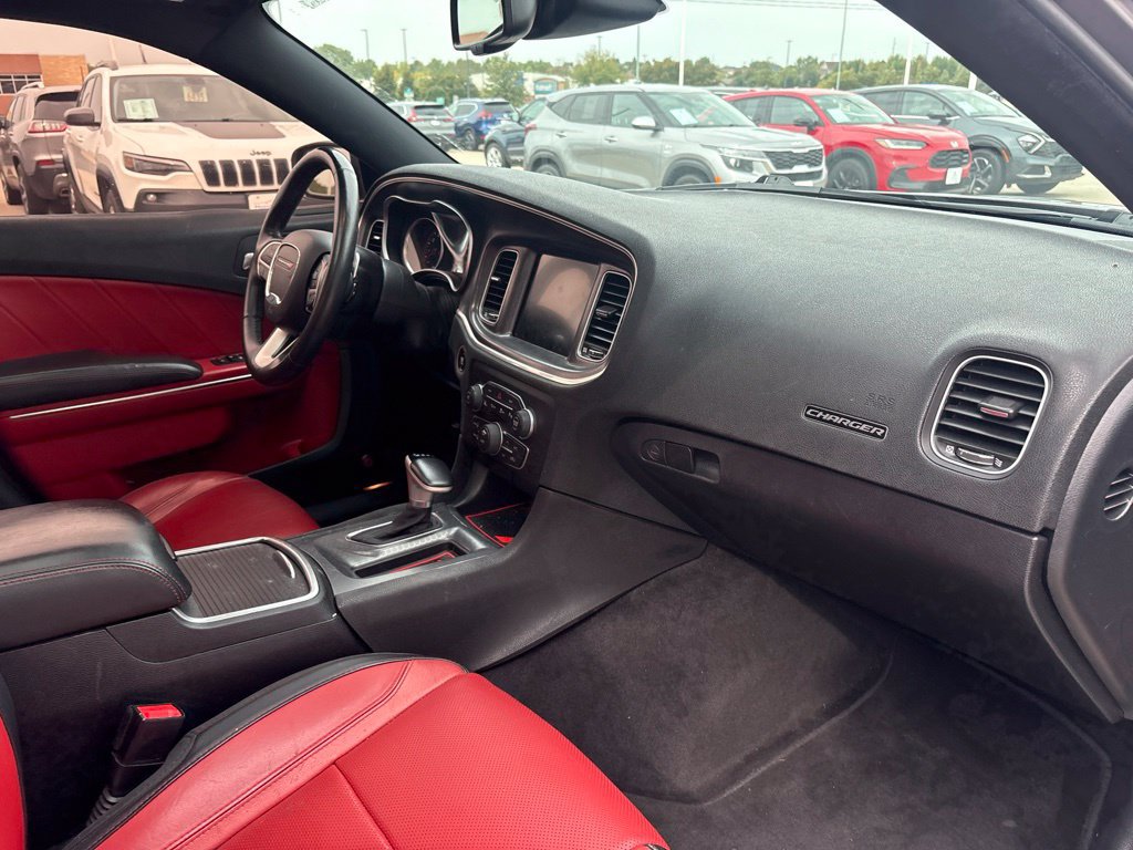 Used 2015 Dodge Charger SXT w/ AWD Premium Group image 29