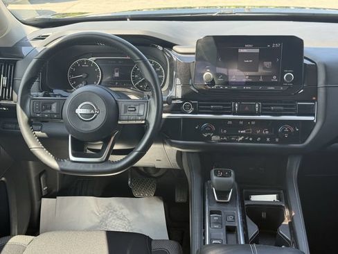 Used 2024 Nissan Pathfinder SV FWD image 20