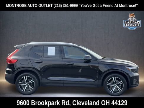 Used 2023 Volvo XC40 B5 Core image 8