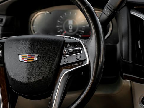 Used 2019 Cadillac Escalade ESV Premium Luxury image 18