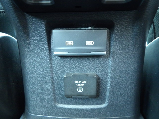 Used 2023 Jeep Wrangler Unlimited Sahara w/ Cold Weather Group AWD/4WD image 14