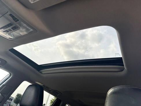 Certified 2016 Toyota Highlander XLE AWD/4WD image 9