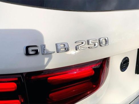 Certified 2024 Mercedes-Benz GLB 250 4MATIC image 8