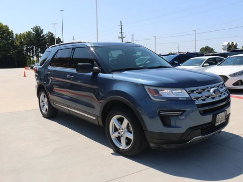 Used 2019 Ford Explorer XLT w/ Class II Trailer Tow Package image 7