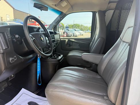 Used 2014 Chevrolet Express 1500 RWD image 11