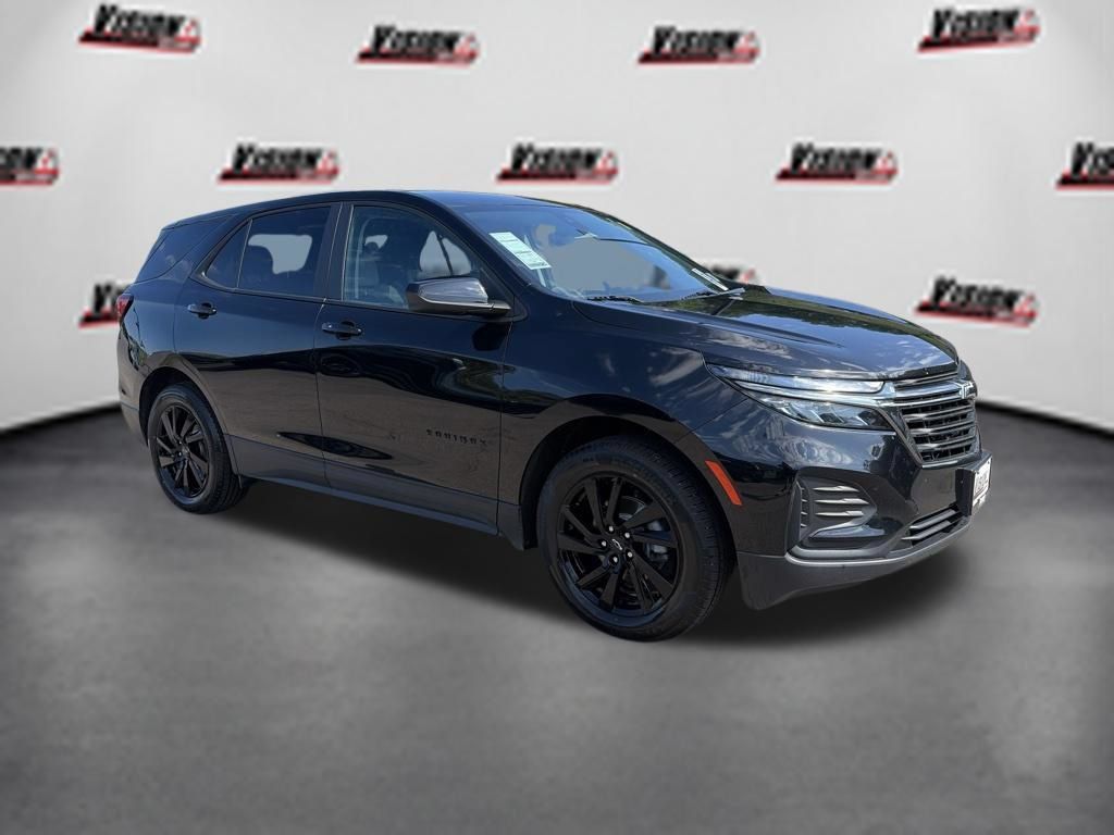 Used 2024 Chevrolet Equinox LS w/ LS Convenience Package AWD/4WD image 3