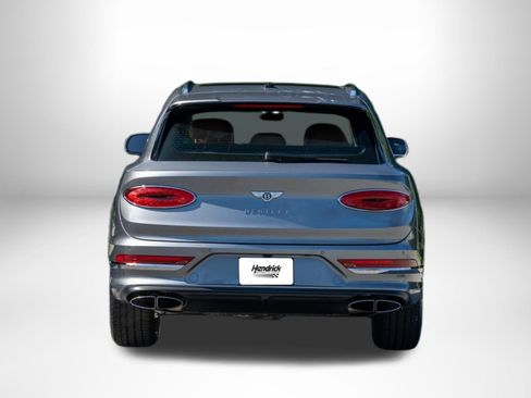 Used 2023 Bentley Bentayga AWD/4WD image 7
