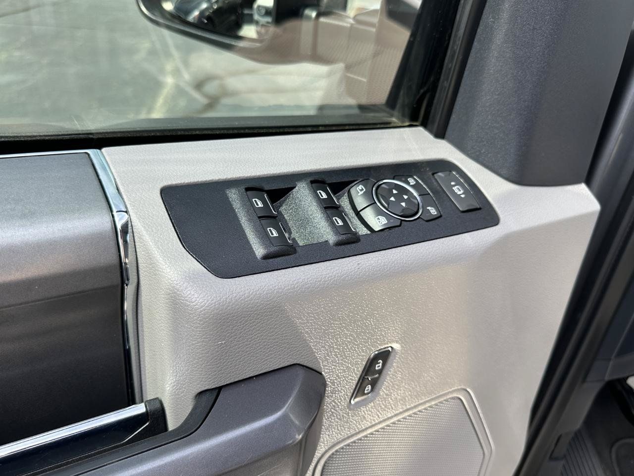 Used 2022 Ford F350 XLT w/ XLT Premium Package AWD/4WD image 22