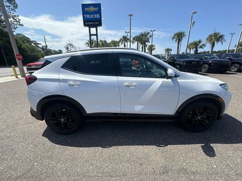 Used 2024 Buick Encore GX Sport Touring FWD image 17