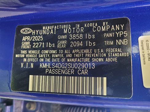 Used 2025 Hyundai Elantra SEL FWD image 33