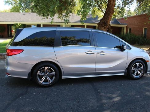 Used 2018 Honda Odyssey Touring image 3