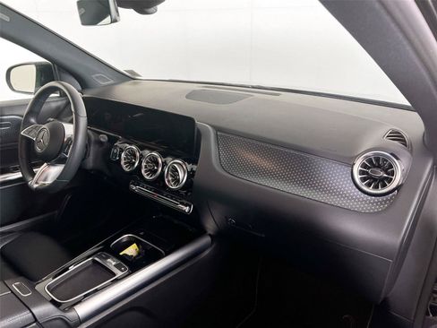 Certified 2024 Mercedes-Benz GLA 250 4MATIC image 28
