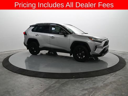Used 2024 Toyota RAV4 XSE AWD/4WD image 4