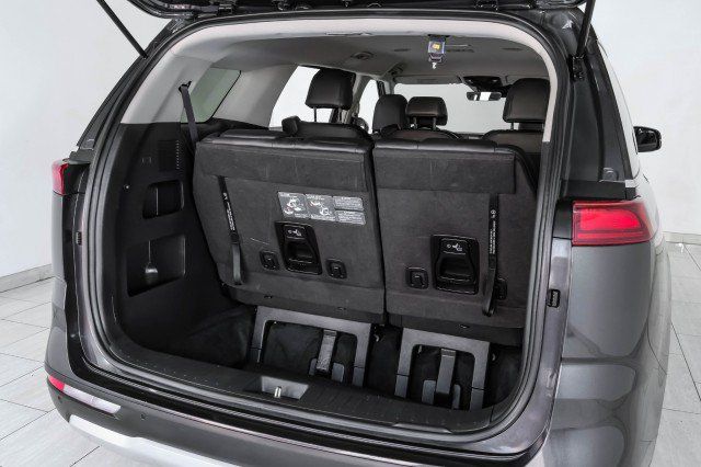 Used 2023 Kia Carnival LX FWD image 55