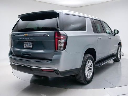 Used 2024 Chevrolet Suburban LT image 6