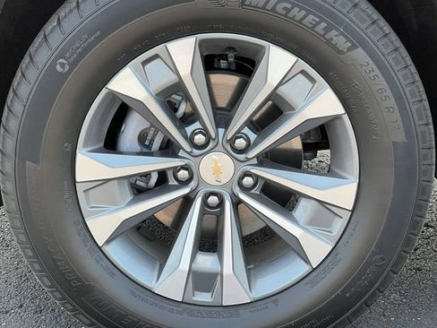 Used 2026 Chevrolet Equinox LT AWD/4WD image 6