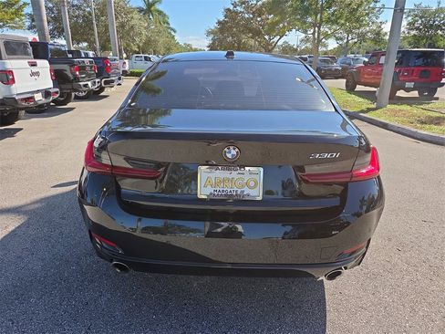 Used 2023 BMW 330i Sedan w/ Premium Package image 8